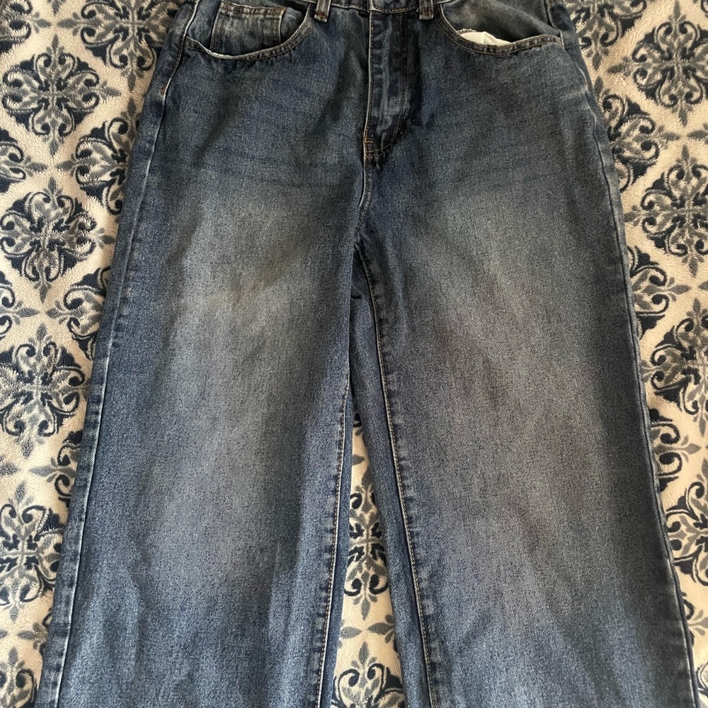 SHEIN Blue Relaxed Jeans with Soft Worn-In Denim